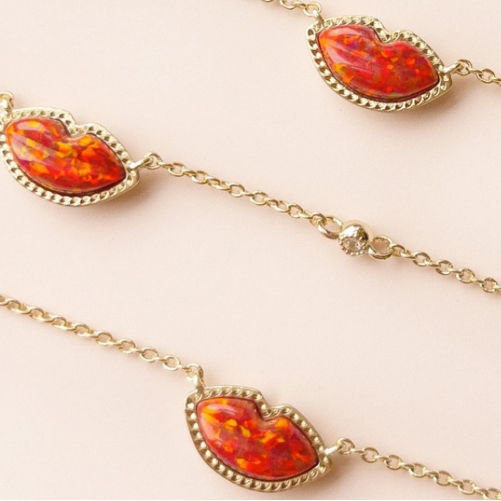 Kendra Scott Lips Pendant necklace